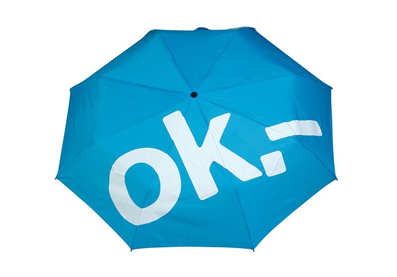 Tanze geschützt durch den Regen. Tanze geschützt durch den Regen.
